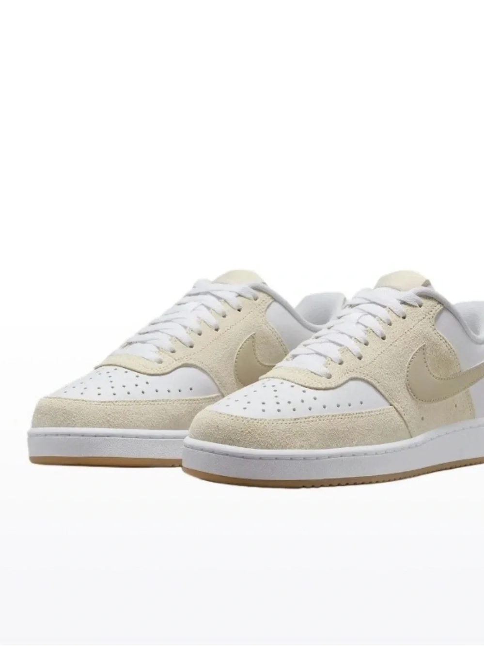 Nike Women’s Gum Rubber Low Top Sneaker White Beige Colorblock IB4014-110 No Lid